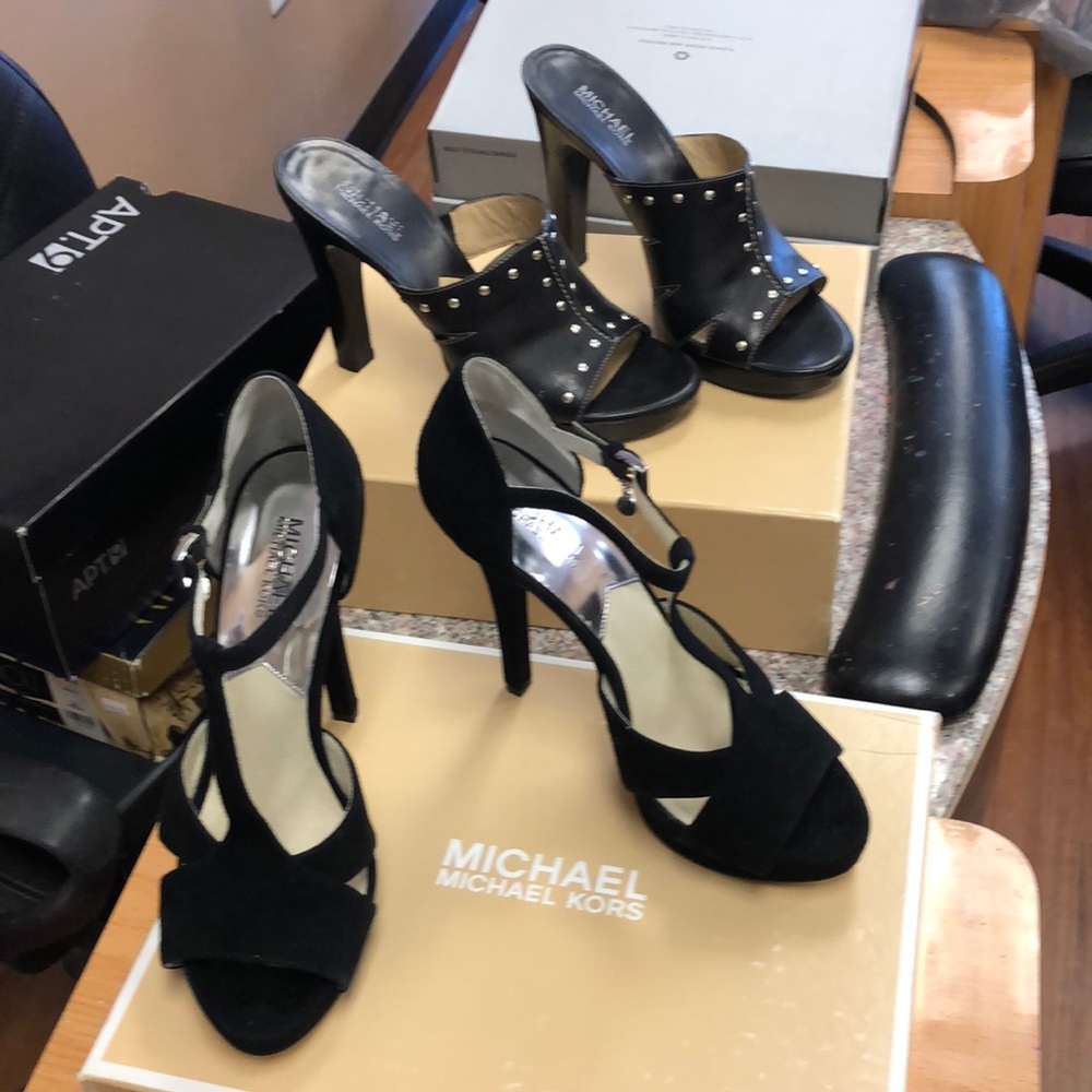 2 Pair Michael Kors Heels - Picture 1 of 6